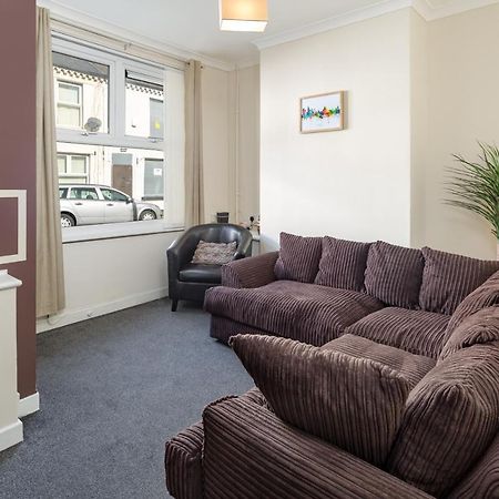 Cosy Anfield Guesthouse - Free Parking Liverpool Exterior photo